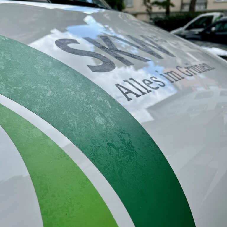 Strukturlaminat schützt Druck vor Umwelteinflüssen und vor Beschädigung.