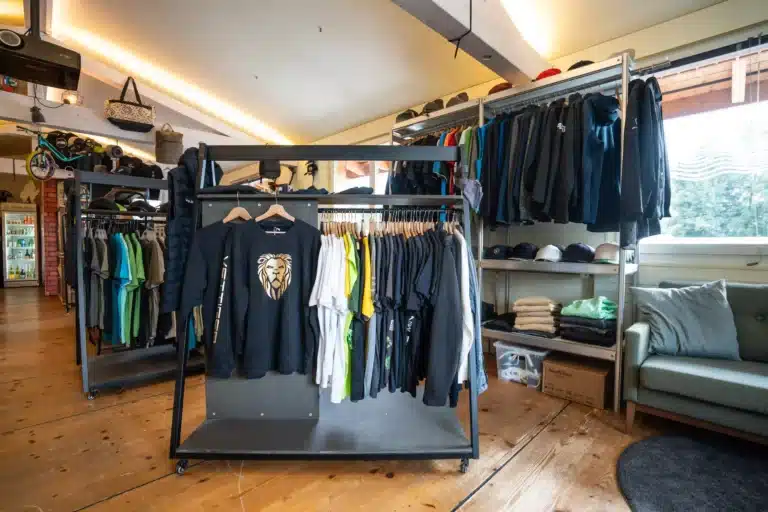 FM7 Textilveredelung, Kleider, Arbeitsbekleidung, T-Shirts, Pullover, Jacken, Hosen. Alles individualisierbar